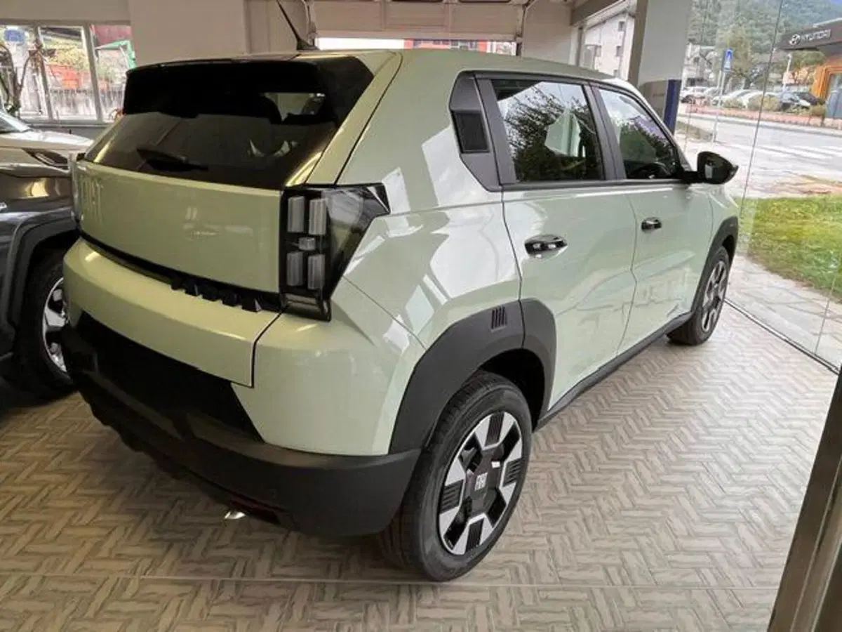 Fiat Grande Panda nuova a Verbano Cusio Ossola (6)