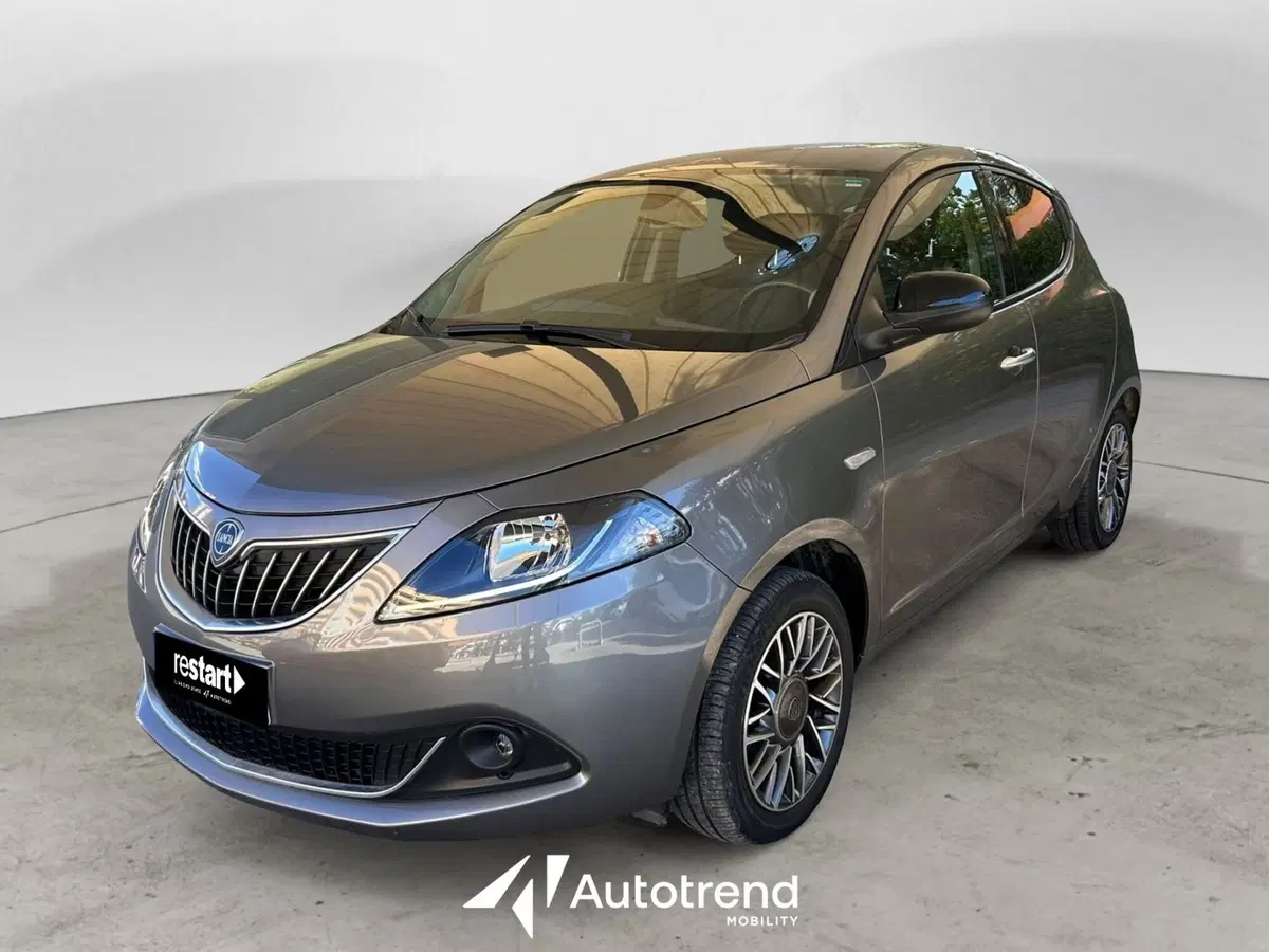 Lancia Ypsilon usata a Bari