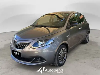 Lancia Ypsilon 1.0 FireFly 5 porte S&S Hybrid Gold Plus del 2023 usata a Bari
