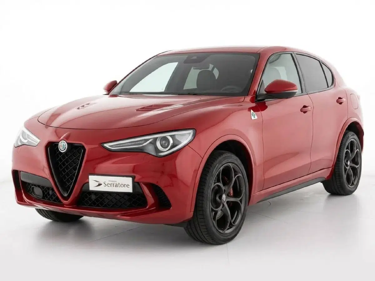Alfa Romeo Stelvio nuova a Como