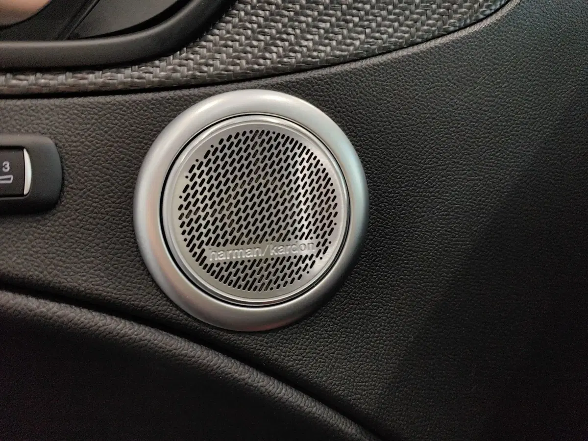 Alfa Romeo Stelvio nuova a Como (13)