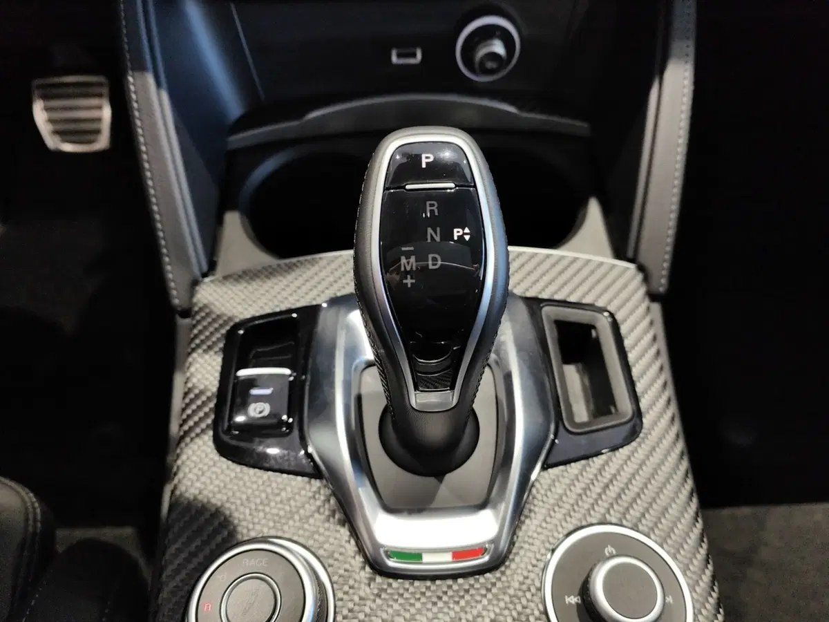 Alfa Romeo Stelvio nuova a Como (20)