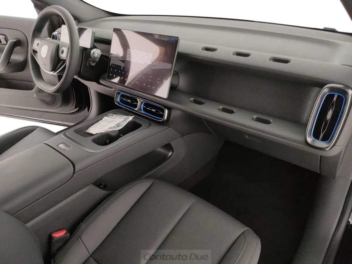 Leapmotor B05 nuova a Caserta (15)