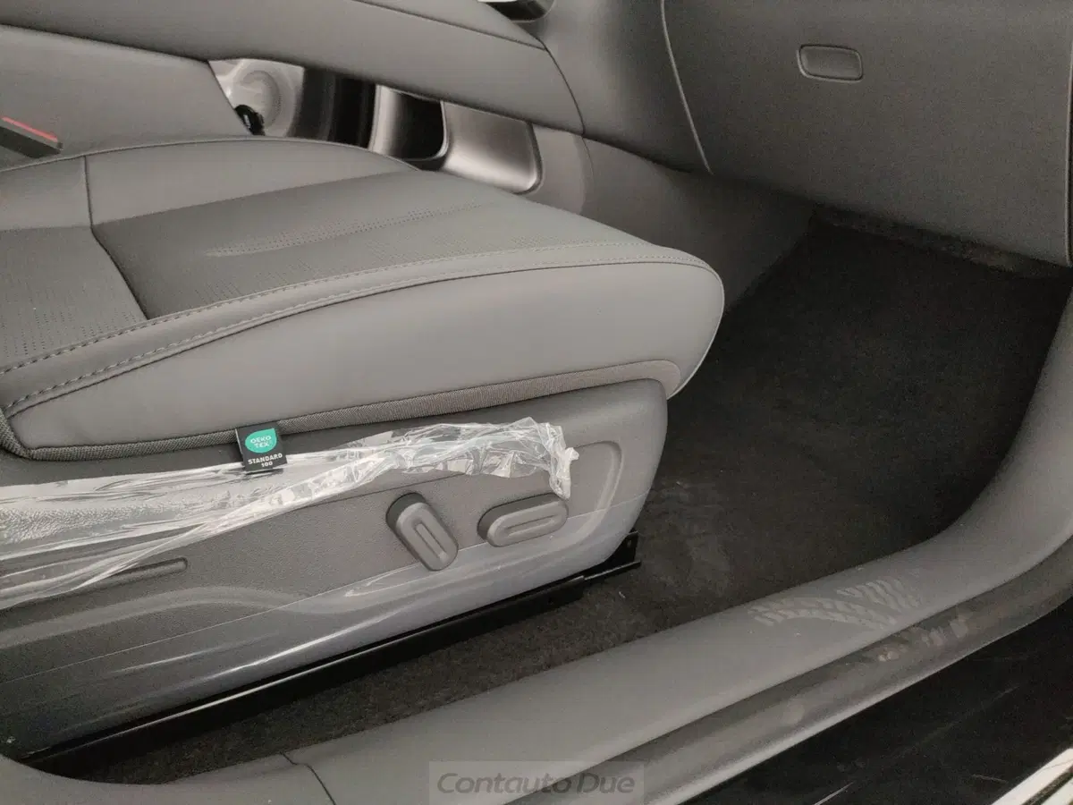 Leapmotor B05 nuova a Caserta (14)