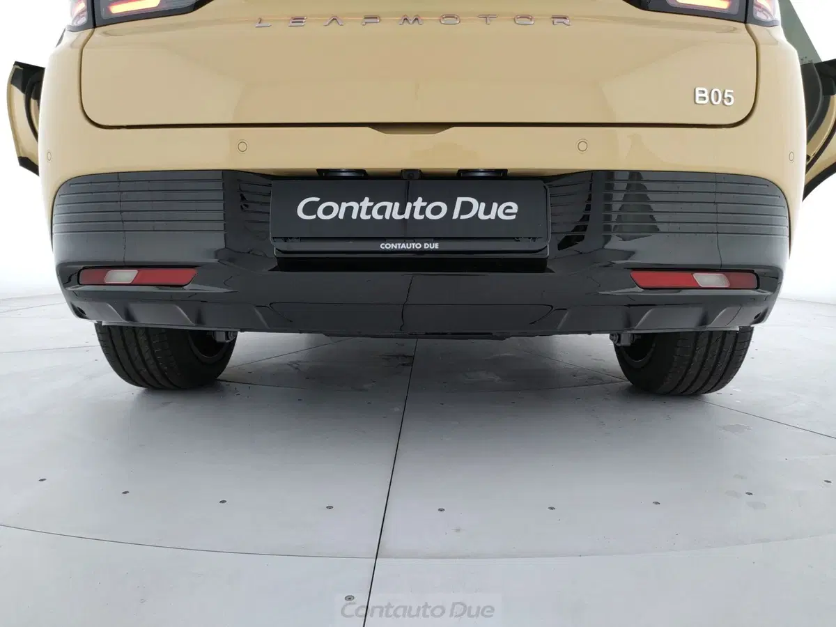 Leapmotor B05 nuova a Caserta (19)