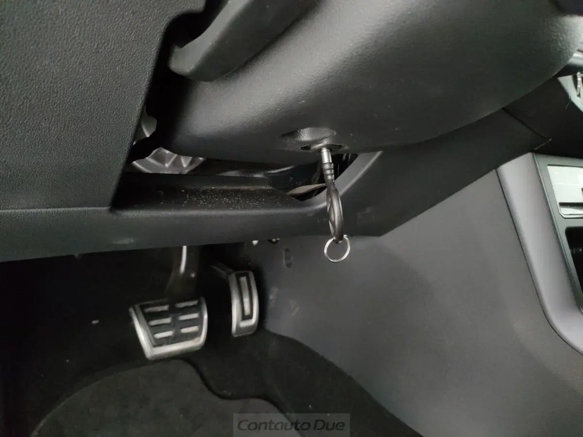Volkswagen Taigo usata a Caserta (12)