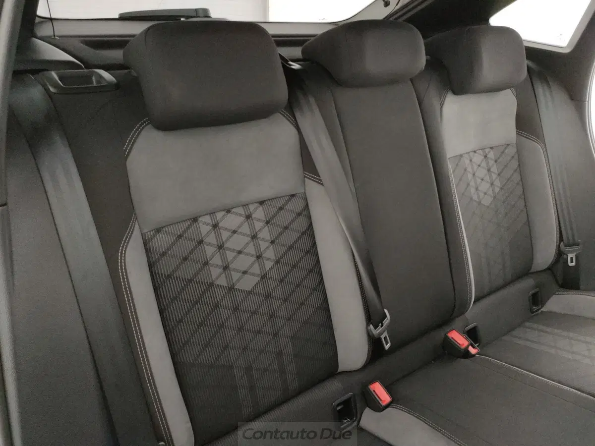 Volkswagen Taigo usata a Caserta (13)