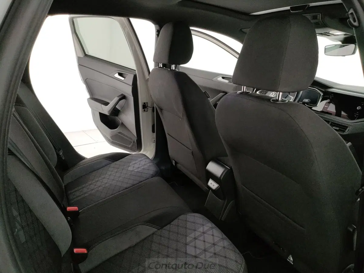 Volkswagen Taigo usata a Caserta (15)