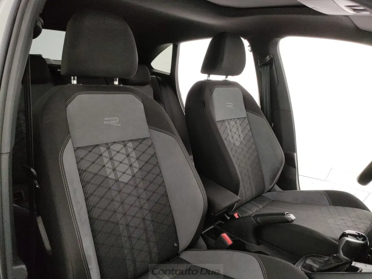 Volkswagen Taigo usata a Caserta (16)
