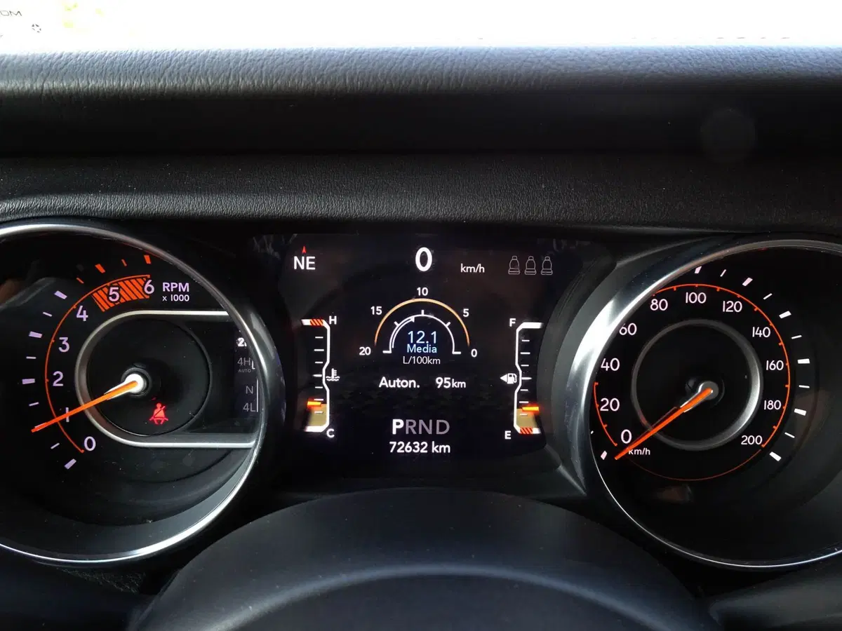 Jeep Wrangler Unlimited usata a Padova (15)