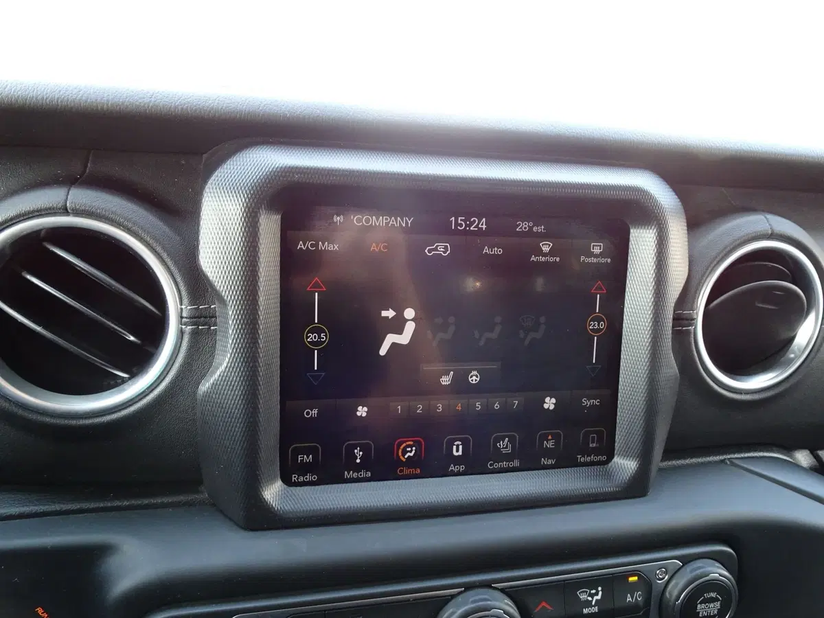 Jeep Wrangler Unlimited usata a Padova (16)