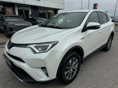 Toyota Rav4 vvt-ie h Style 2wd 218cv e-cvt del 2016 usata a Modena