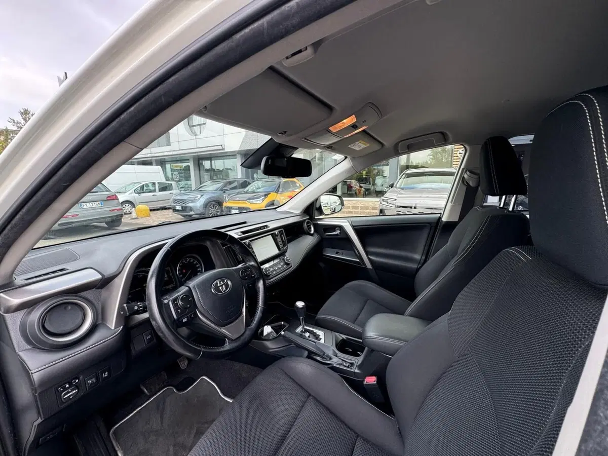 Toyota Rav4 usata a Modena (12)