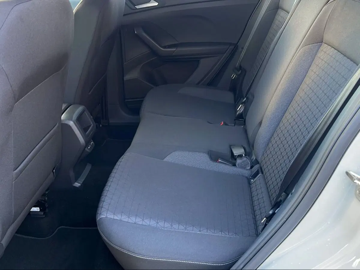 Volkswagen T-Cross usata a Pisa (9)