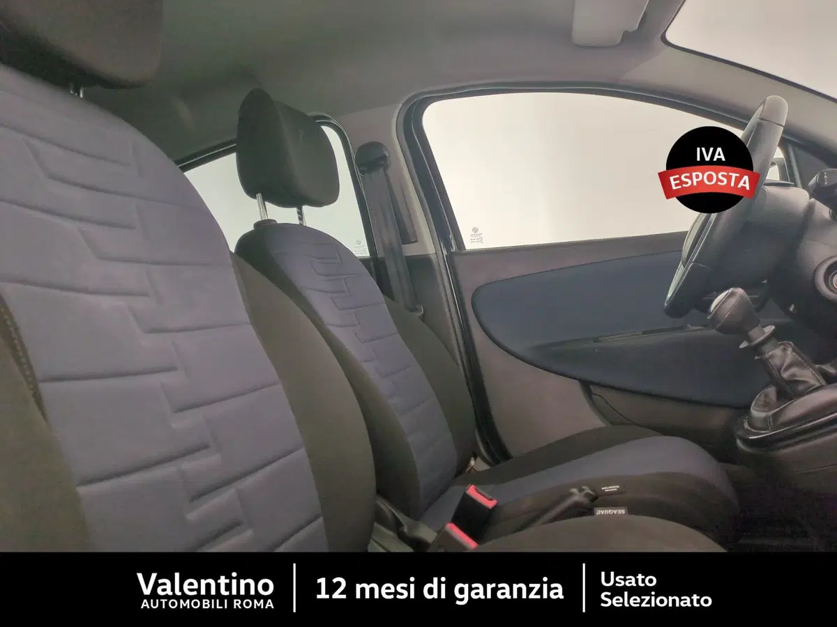 Lancia Ypsilon usata a Roma (12)