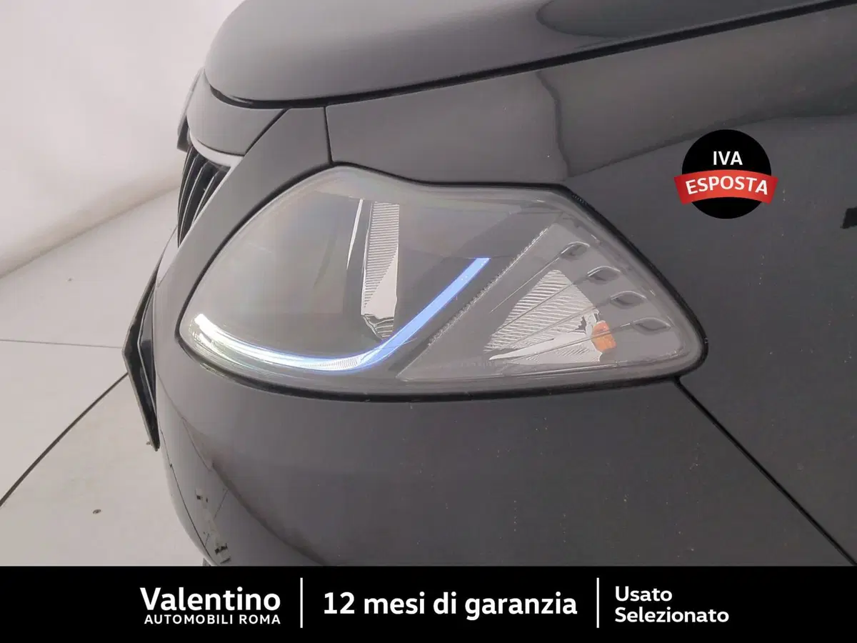 Lancia Ypsilon usata a Roma (7)