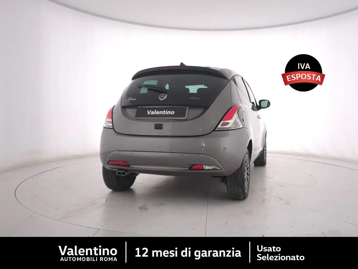 Lancia Ypsilon usata a Roma (3)
