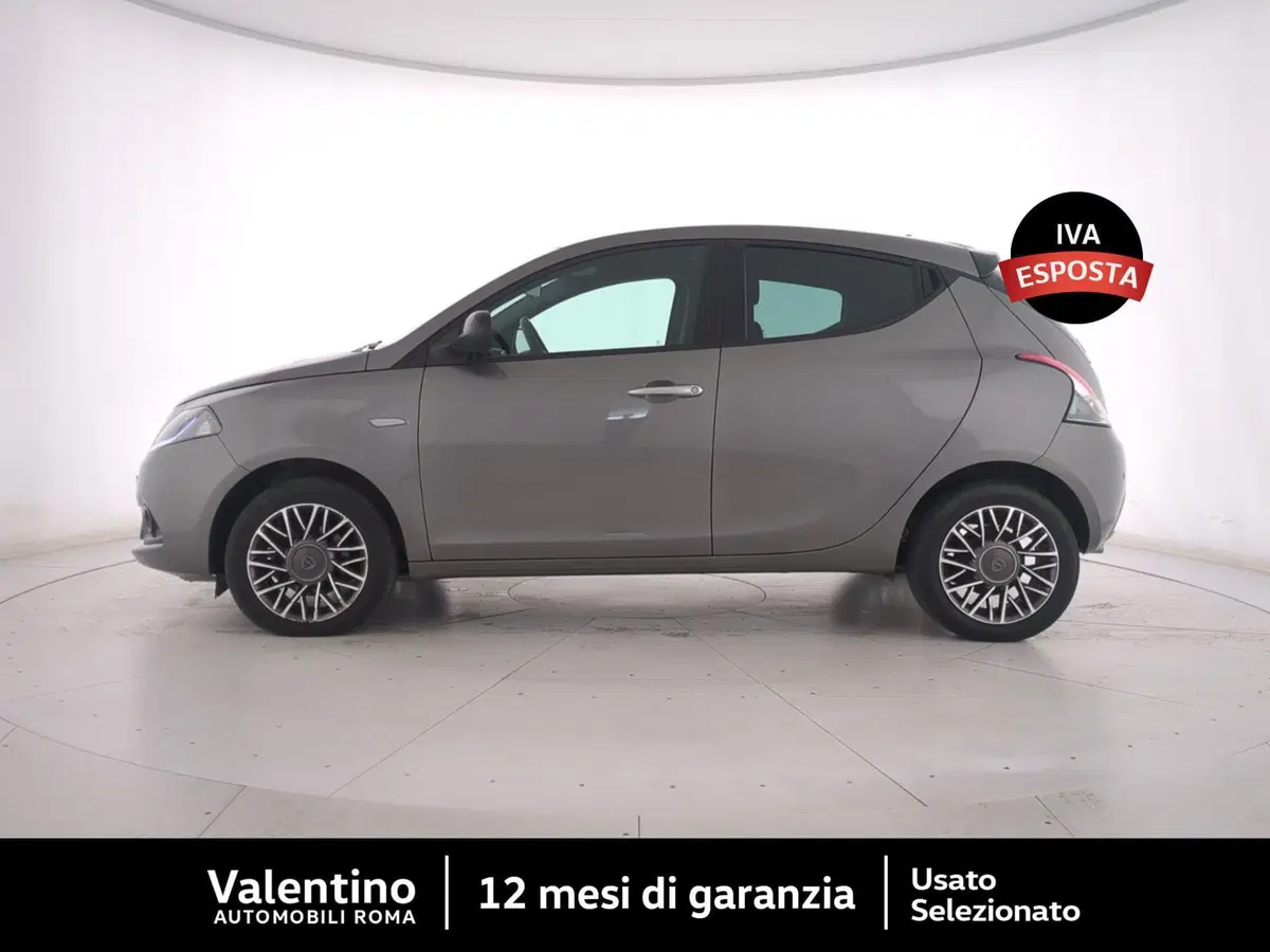 Lancia Ypsilon usata a Roma (4)