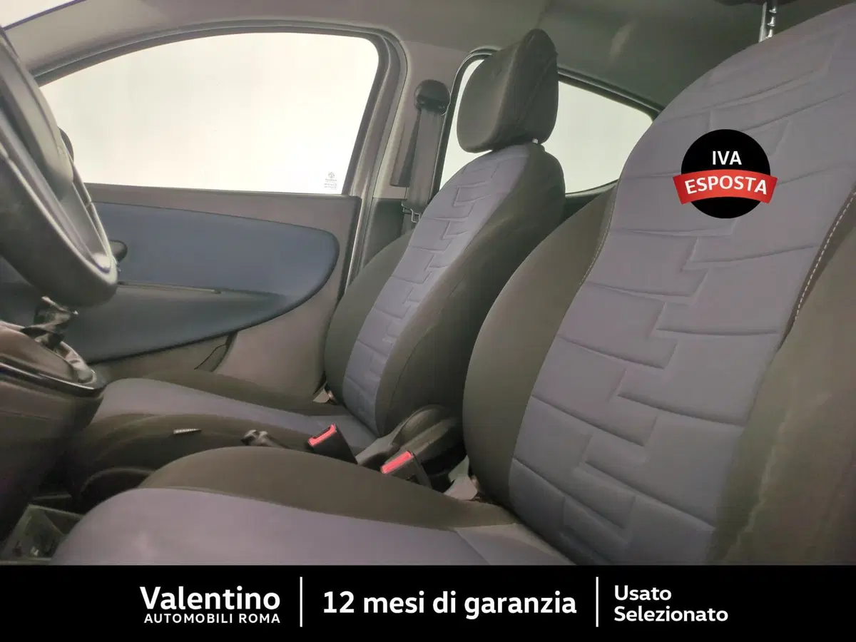 Lancia Ypsilon usata a Roma (6)