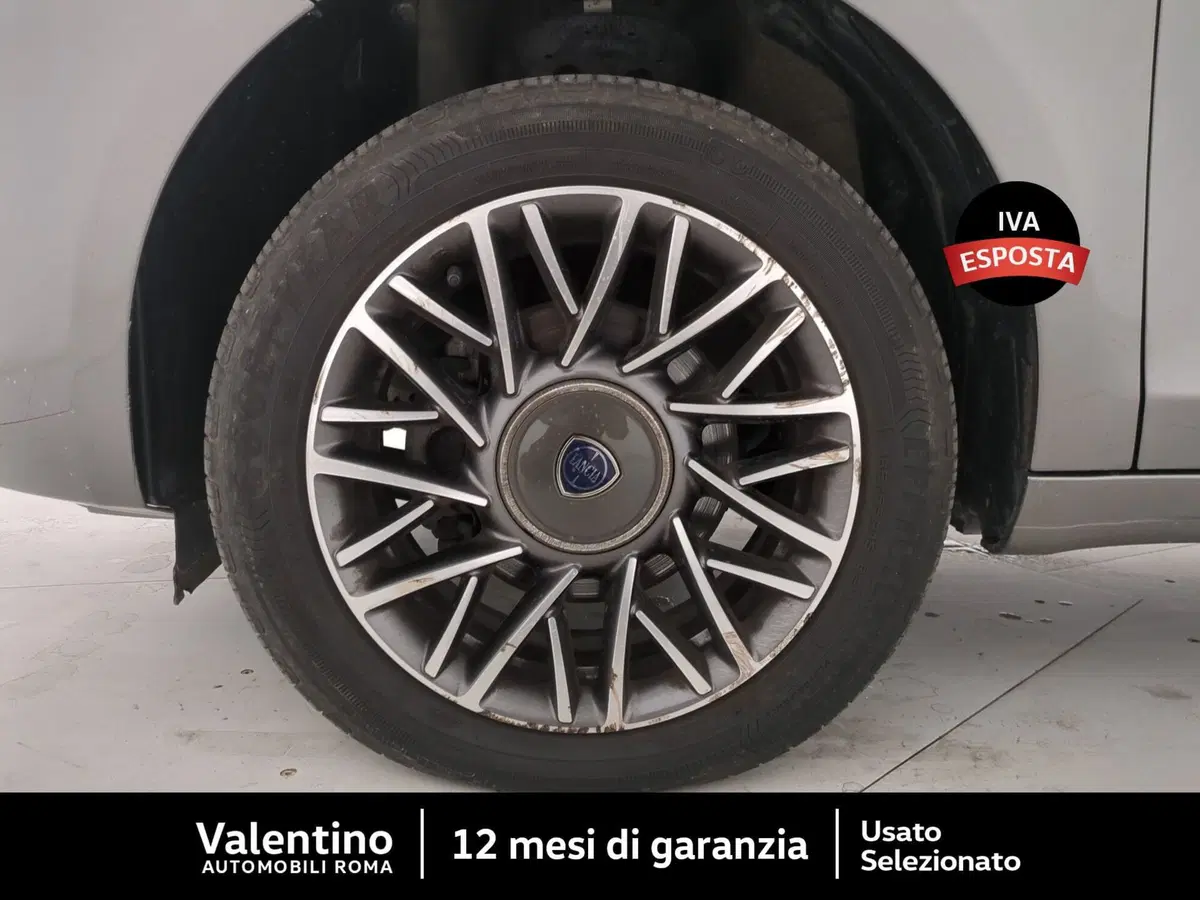Lancia Ypsilon usata a Roma (9)