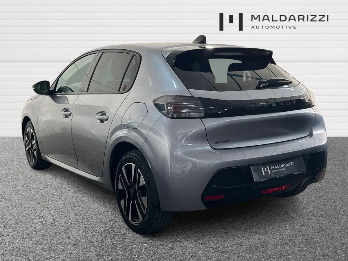 Peugeot 208 usata a Bari (4)