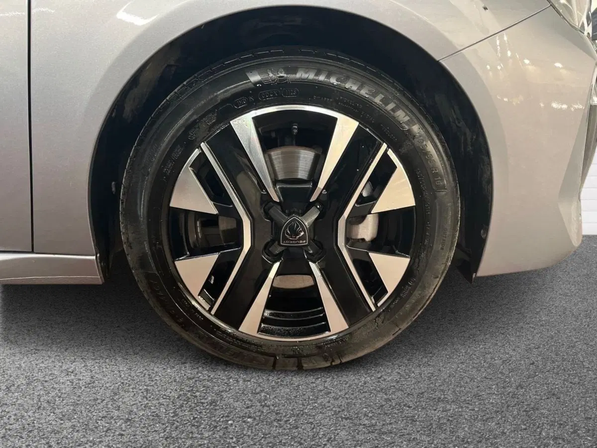 Peugeot 208 usata a Bari (6)