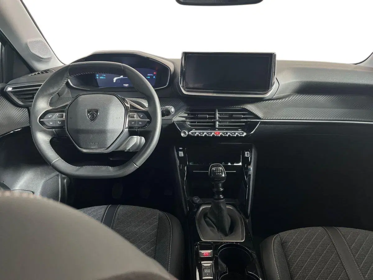 Peugeot 208 usata a Bari (8)