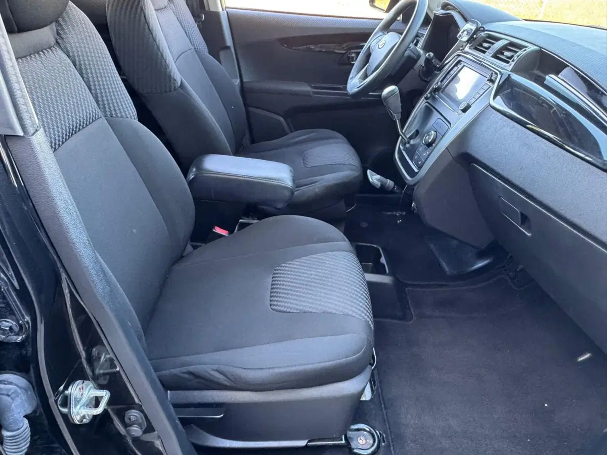 Mahindra KUV100 usata a Ferrara (16)