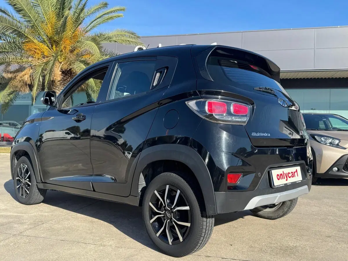 Mahindra KUV100 usata a Ferrara (4)