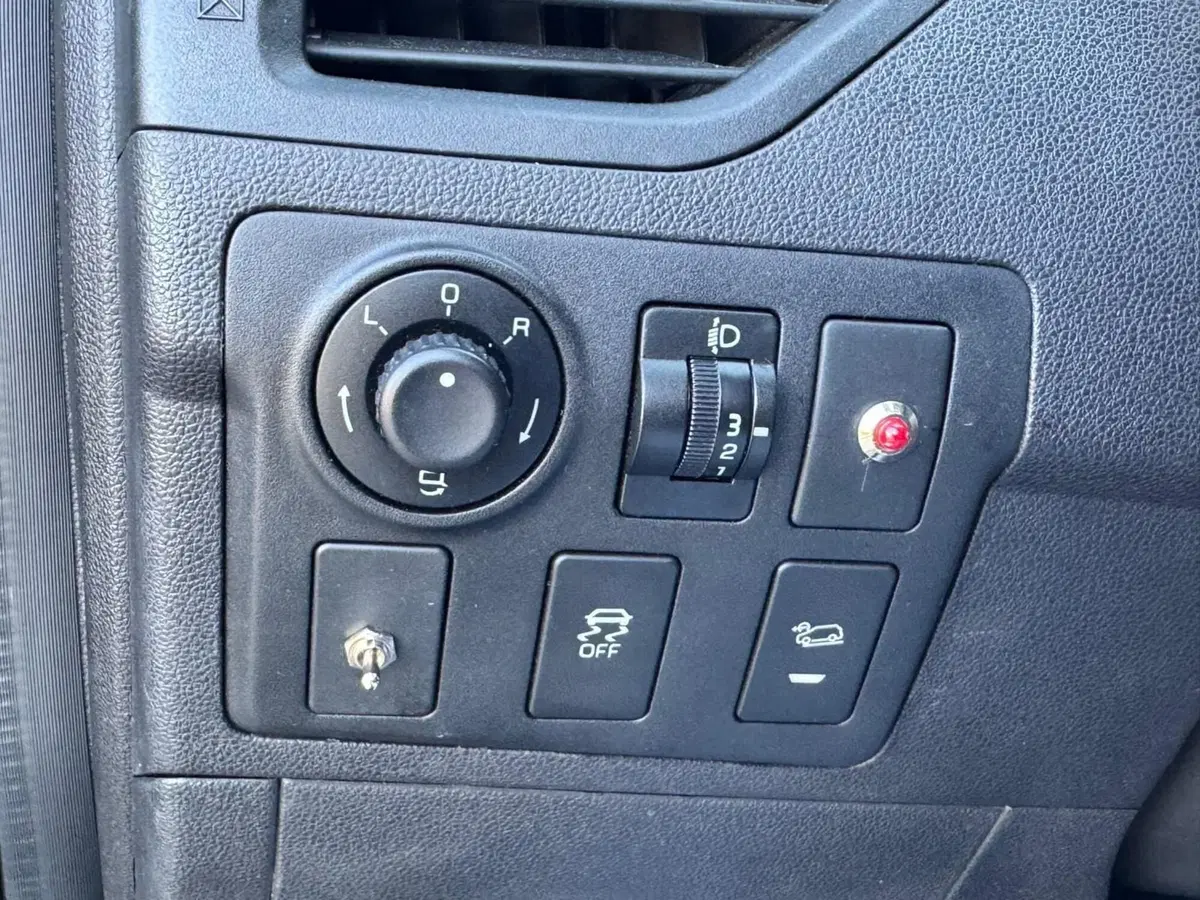Mahindra KUV100 usata a Ferrara (7)