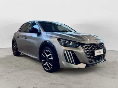 Peugeot 208 1.2 hybrid GT 145cv e-dcs 6 del 2025 usata a Monopoli