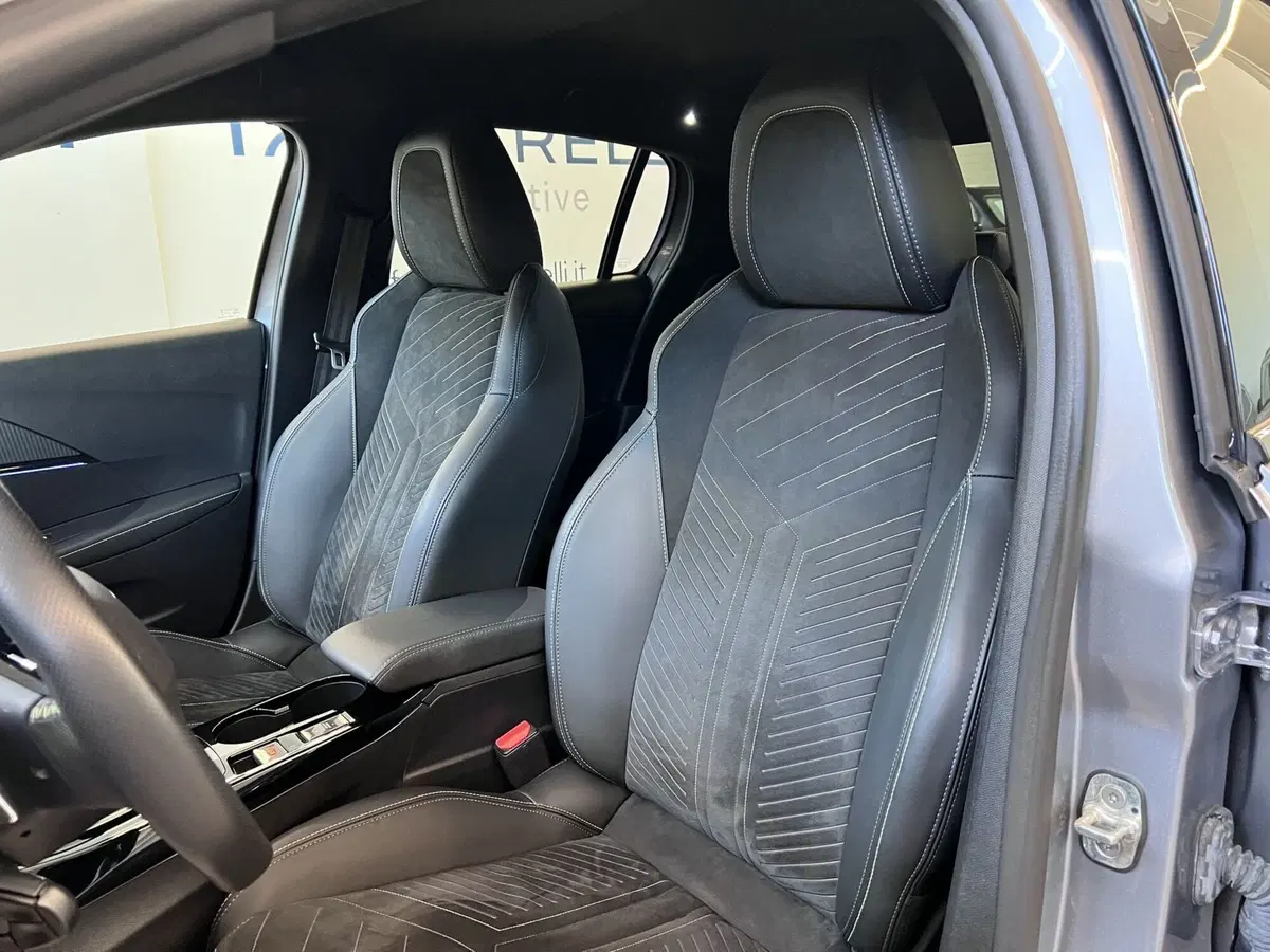 Peugeot 208 usata a Bari (15)
