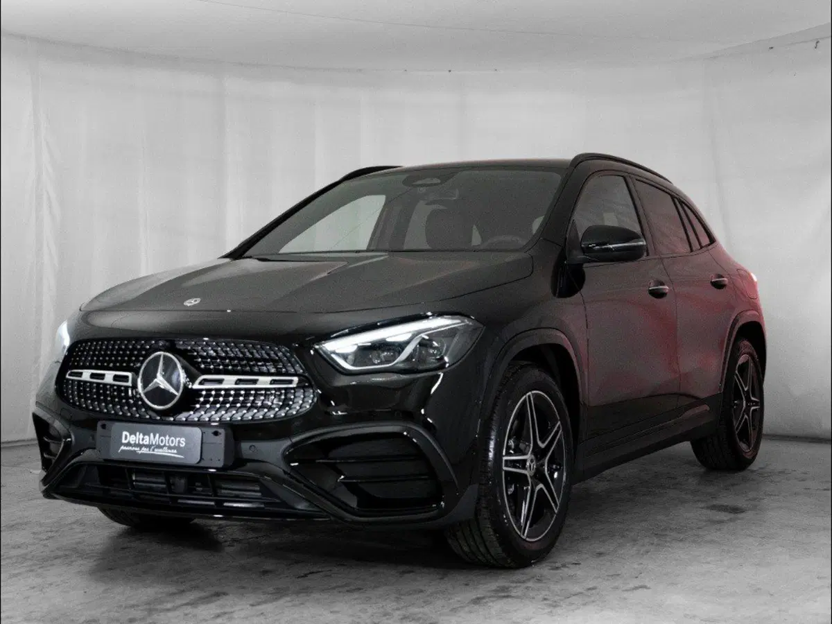 Mercedes-Benz GLA SUV nuova a Macerata