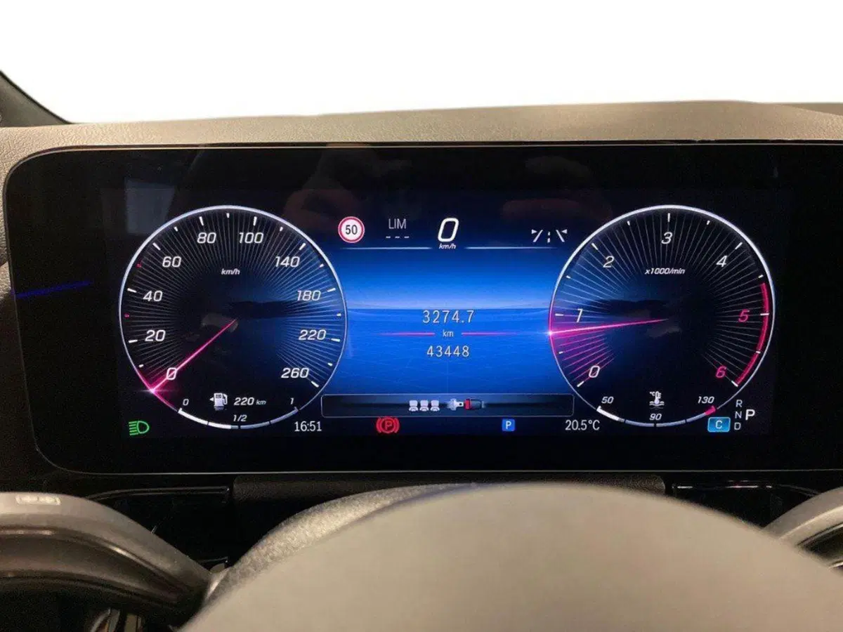 Mercedes-Benz GLA SUV usata a Macerata (18)