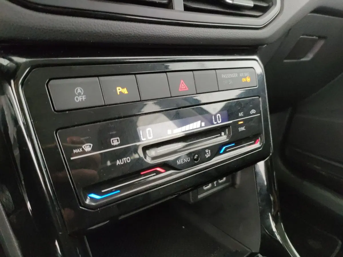 Volkswagen T-Cross usata a Napoli (14)