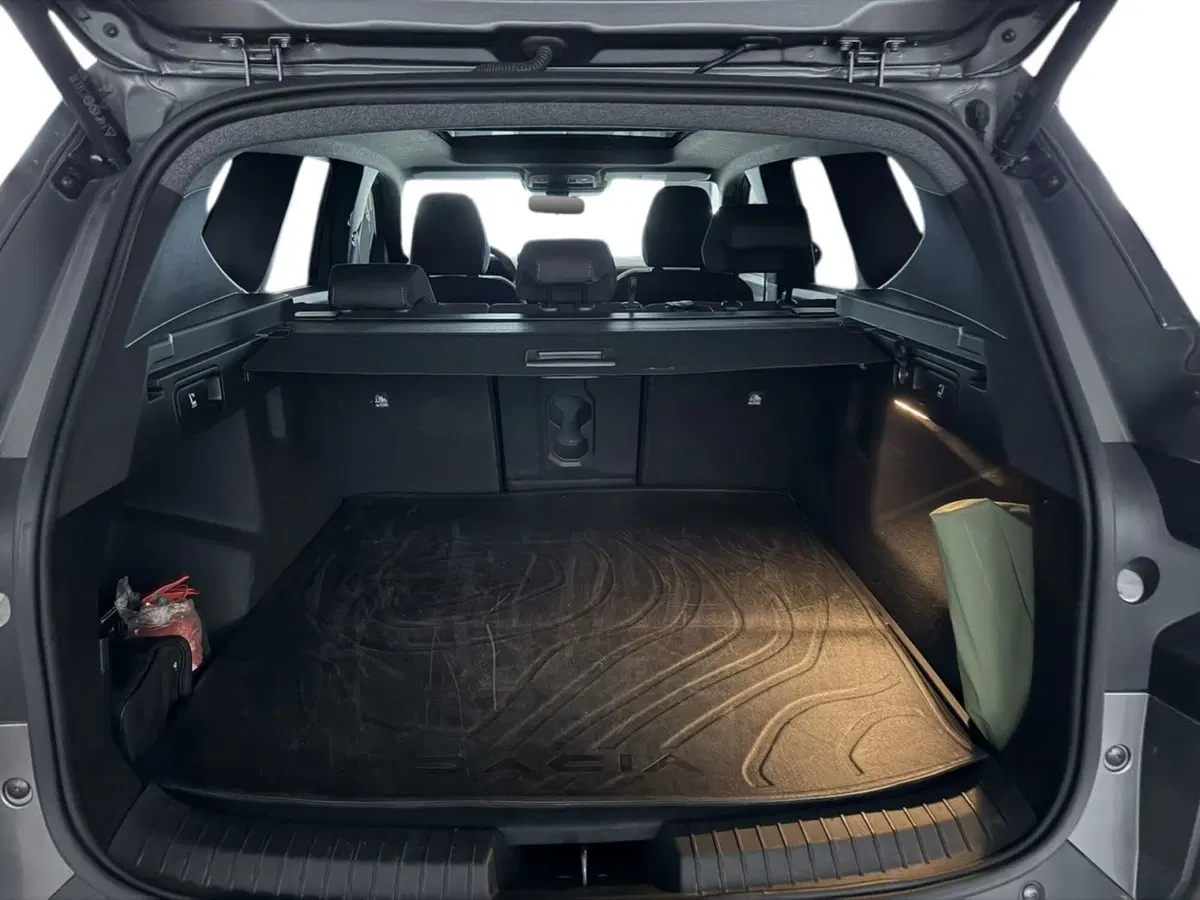 Dacia Bigster usata a Milano (10)