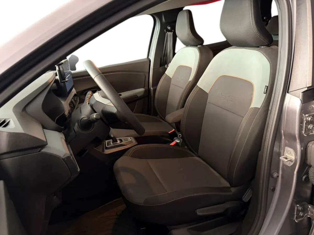 Dacia Jogger usata a Milano (14)