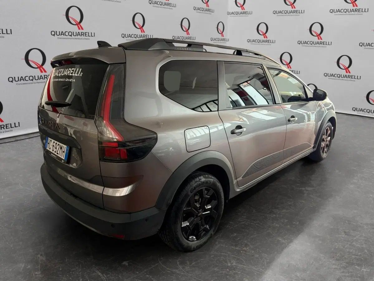 Dacia Jogger usata a Milano (5)