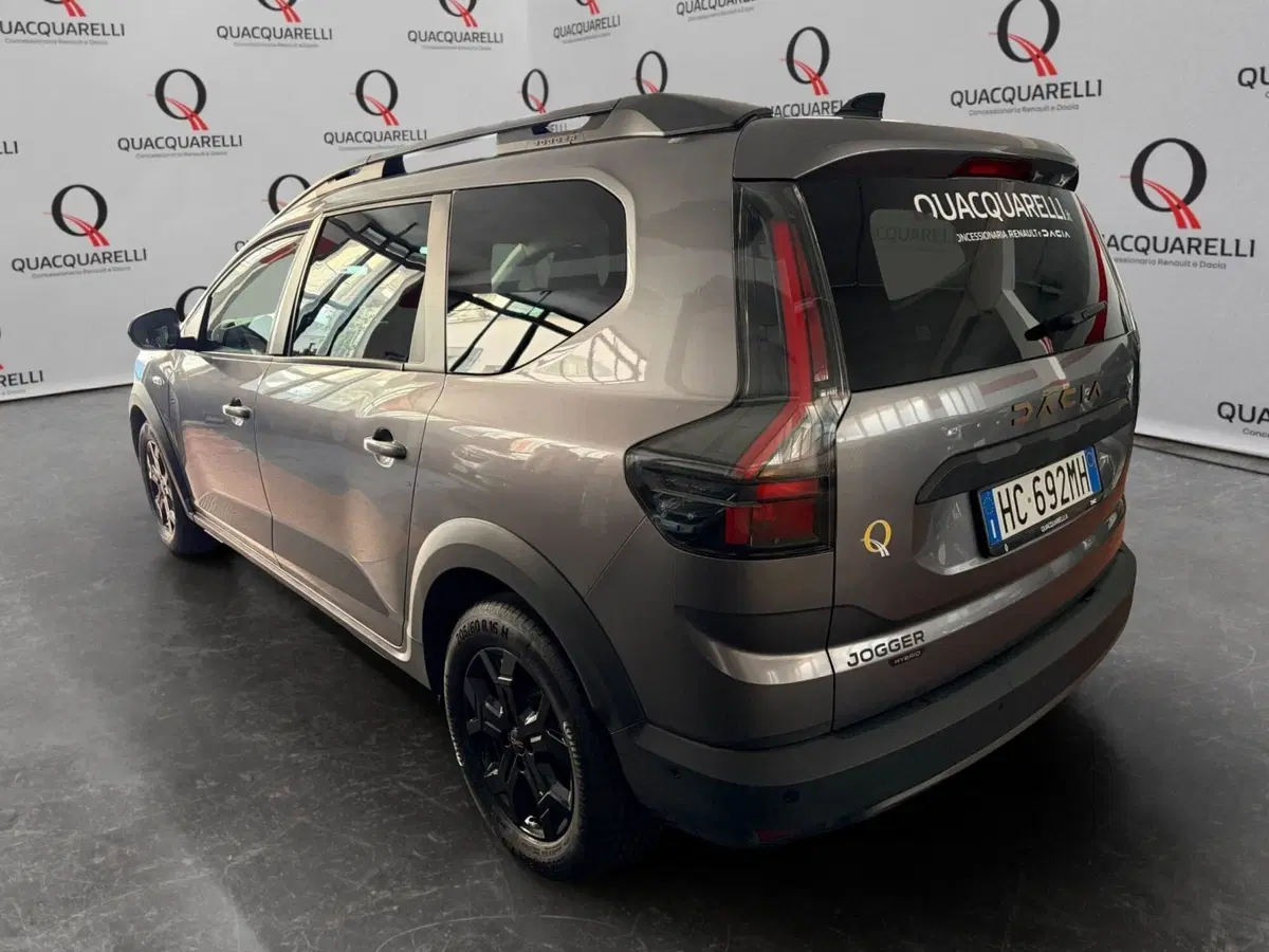 Dacia Jogger usata a Milano (7)