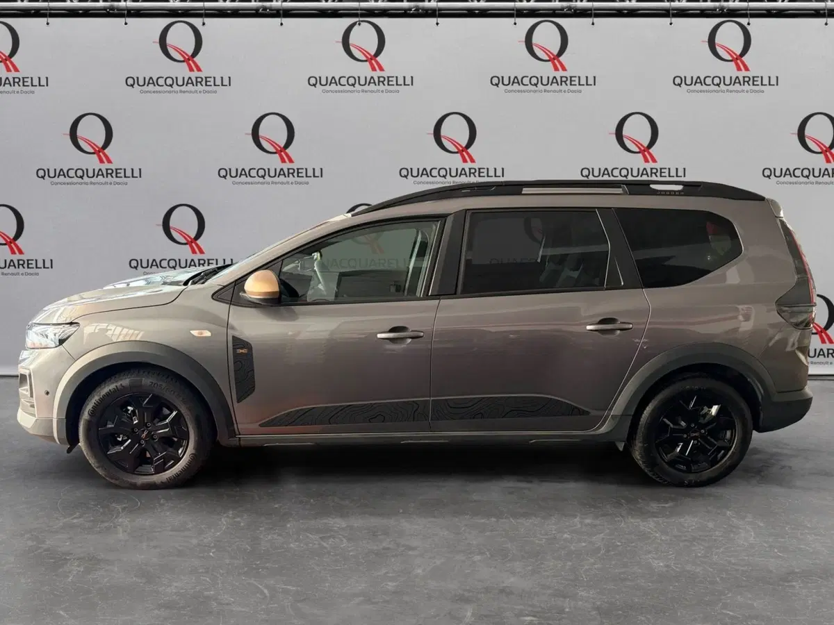 Dacia Jogger usata a Milano (8)