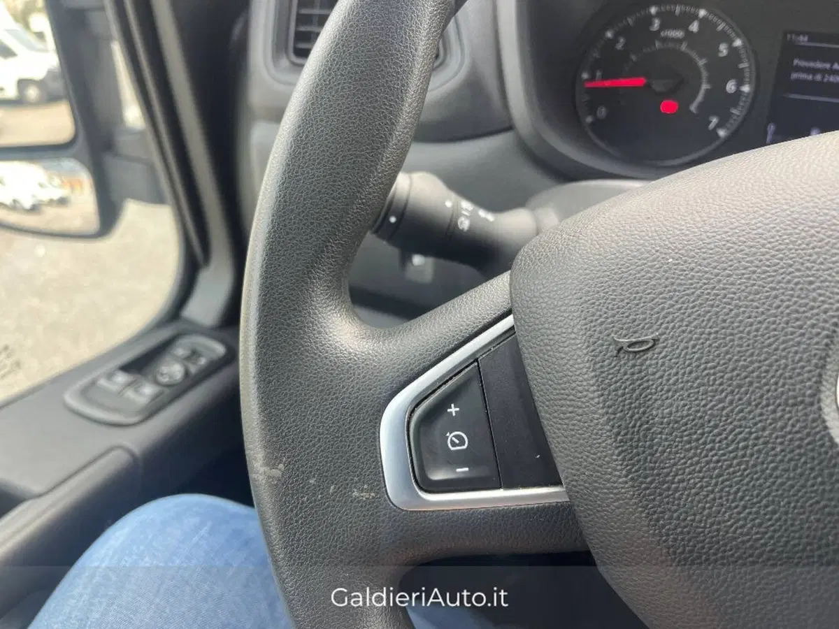 Renault Master Furgone usata a Salerno (11)