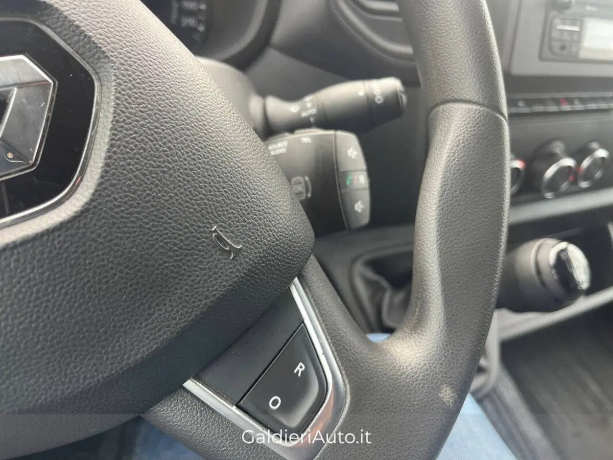 Renault Master Furgone usata a Salerno (12)