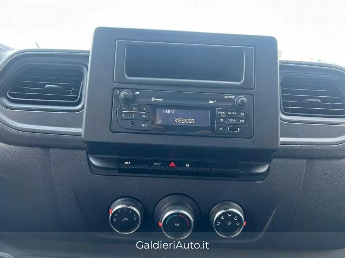Renault Master Furgone usata a Salerno (11)