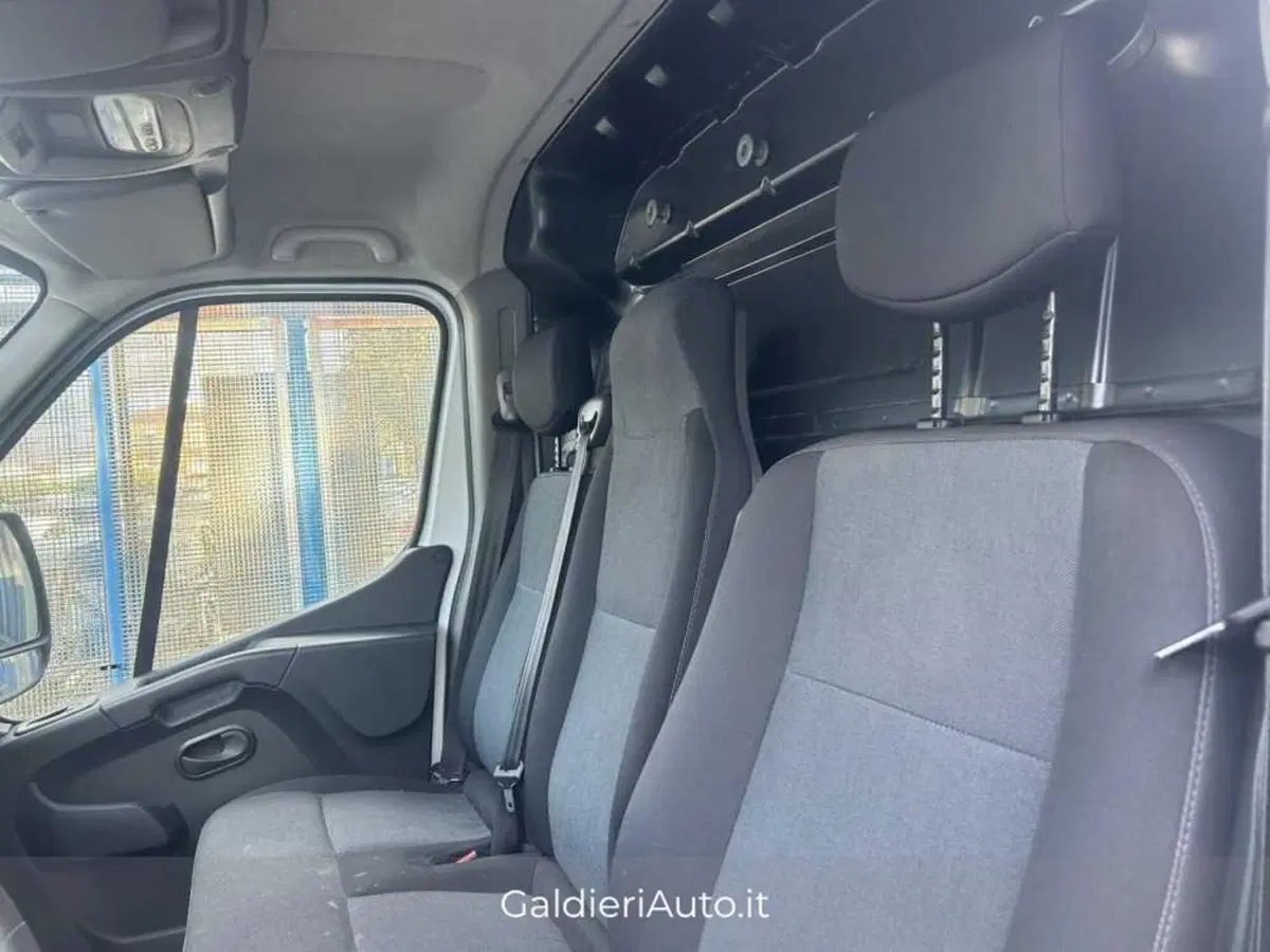 Renault Master Furgone usata a Salerno (8)