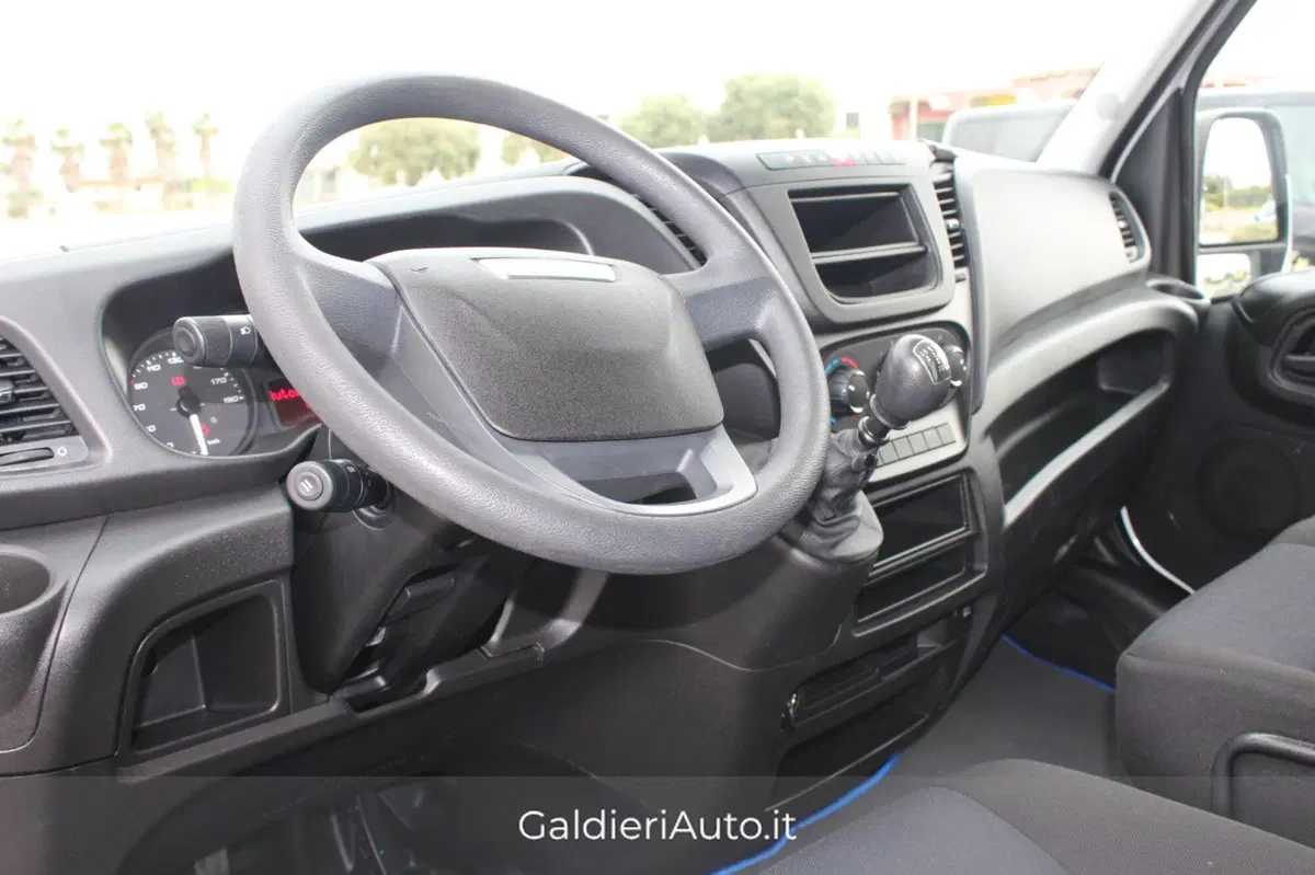 Iveco Daily Furgone usata a Salerno (5)