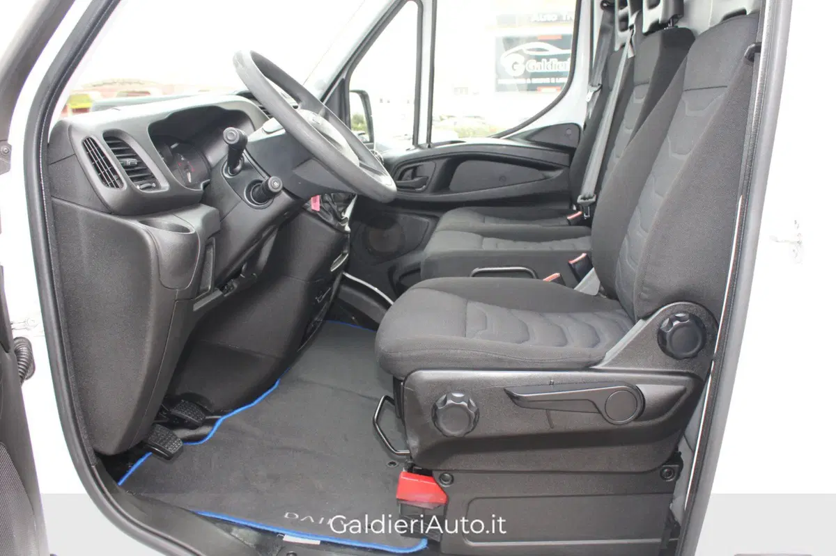 Iveco Daily Furgone usata a Salerno (6)