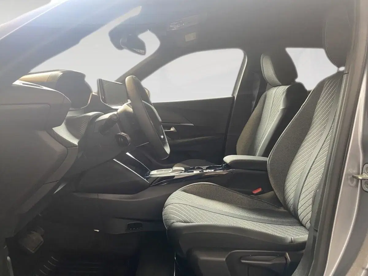 Peugeot 2008 nuova a Torino (7)