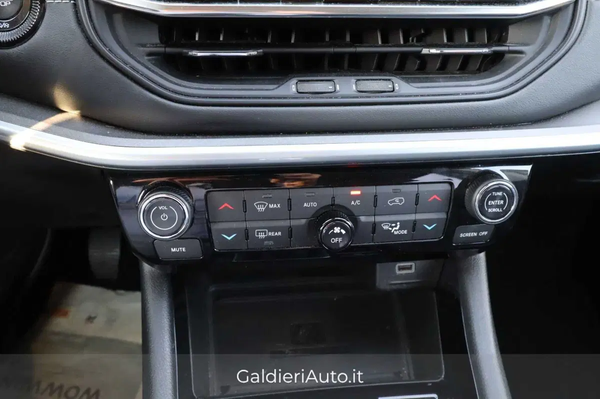 Jeep Compass usata a Salerno (15)