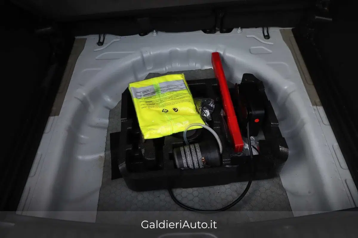 Jeep Compass usata a Salerno (19)