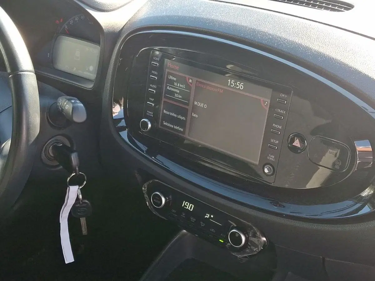 Toyota Aygo X usata a Roma (10)